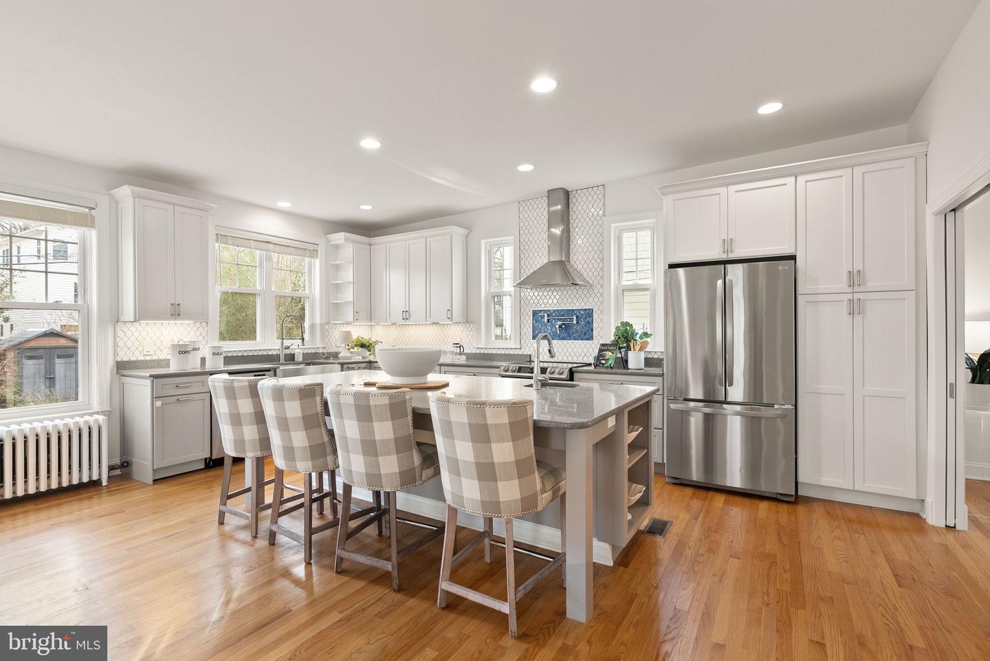 724 25TH ST S, ARLINGTON, Virginia 22202, 4 Bedrooms Bedrooms, ,2 BathroomsBathrooms,Residential,For sale,724 25TH ST S,VAAR2067238 MLS # VAAR2067238