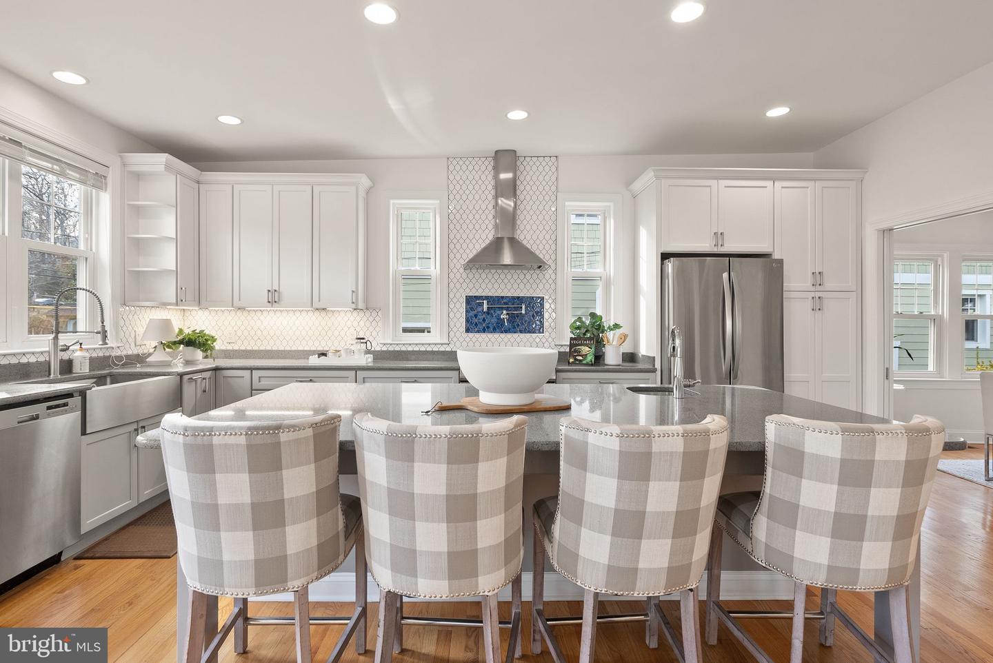 724 25TH ST S, ARLINGTON, Virginia 22202, 4 Bedrooms Bedrooms, ,2 BathroomsBathrooms,Residential,For sale,724 25TH ST S,VAAR2067238 MLS # VAAR2067238