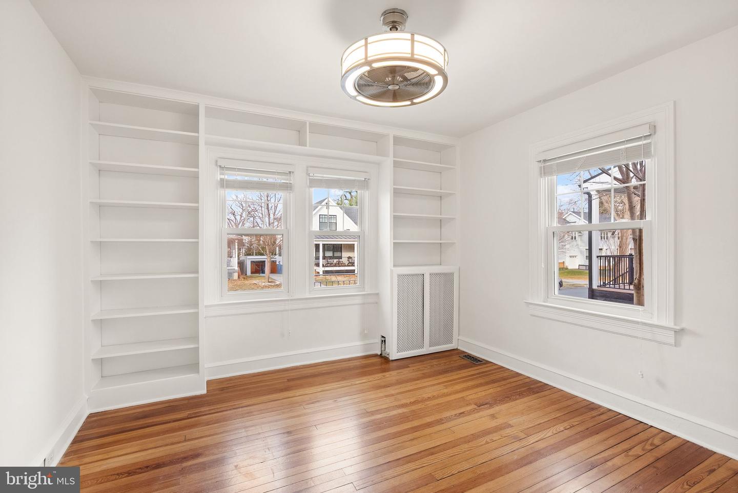 724 25TH ST S, ARLINGTON, Virginia 22202, 4 Bedrooms Bedrooms, ,2 BathroomsBathrooms,Residential,For sale,724 25TH ST S,VAAR2067238 MLS # VAAR2067238