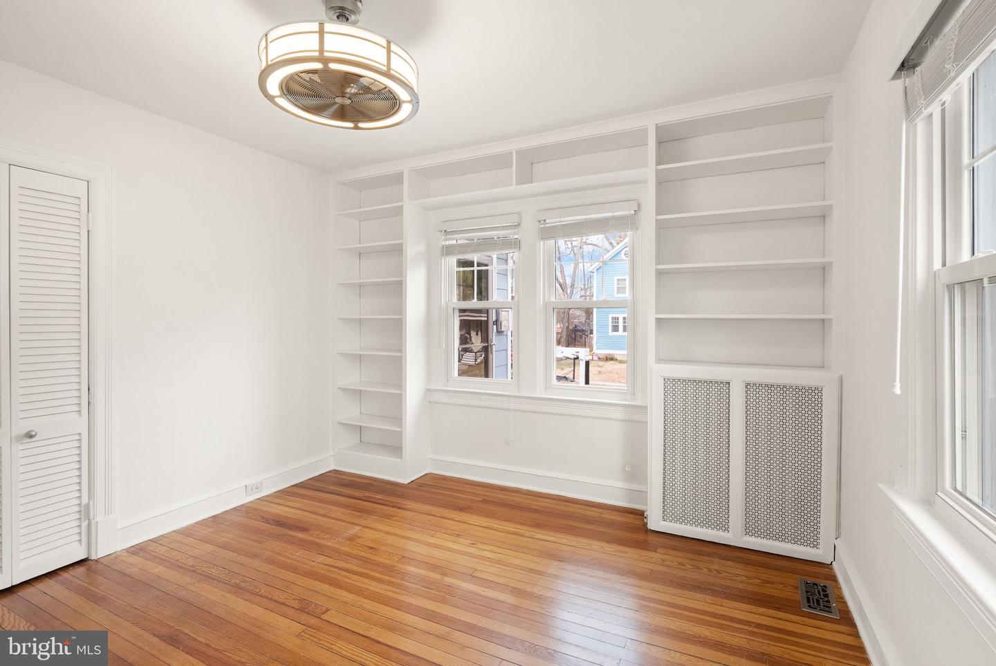 724 25TH ST S, ARLINGTON, Virginia 22202, 4 Bedrooms Bedrooms, ,2 BathroomsBathrooms,Residential,For sale,724 25TH ST S,VAAR2067238 MLS # VAAR2067238