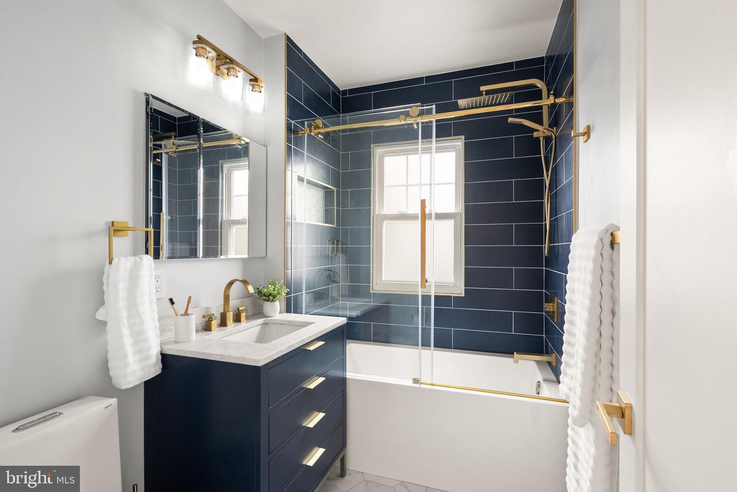 724 25TH ST S, ARLINGTON, Virginia 22202, 4 Bedrooms Bedrooms, ,2 BathroomsBathrooms,Residential,For sale,724 25TH ST S,VAAR2067238 MLS # VAAR2067238