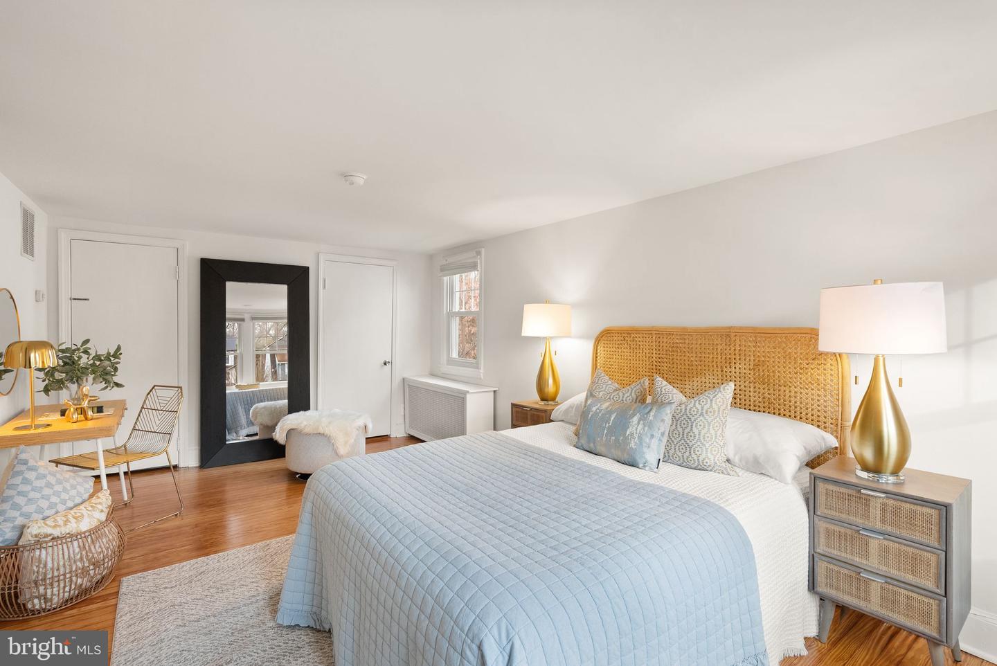 724 25TH ST S, ARLINGTON, Virginia 22202, 4 Bedrooms Bedrooms, ,2 BathroomsBathrooms,Residential,For sale,724 25TH ST S,VAAR2067238 MLS # VAAR2067238