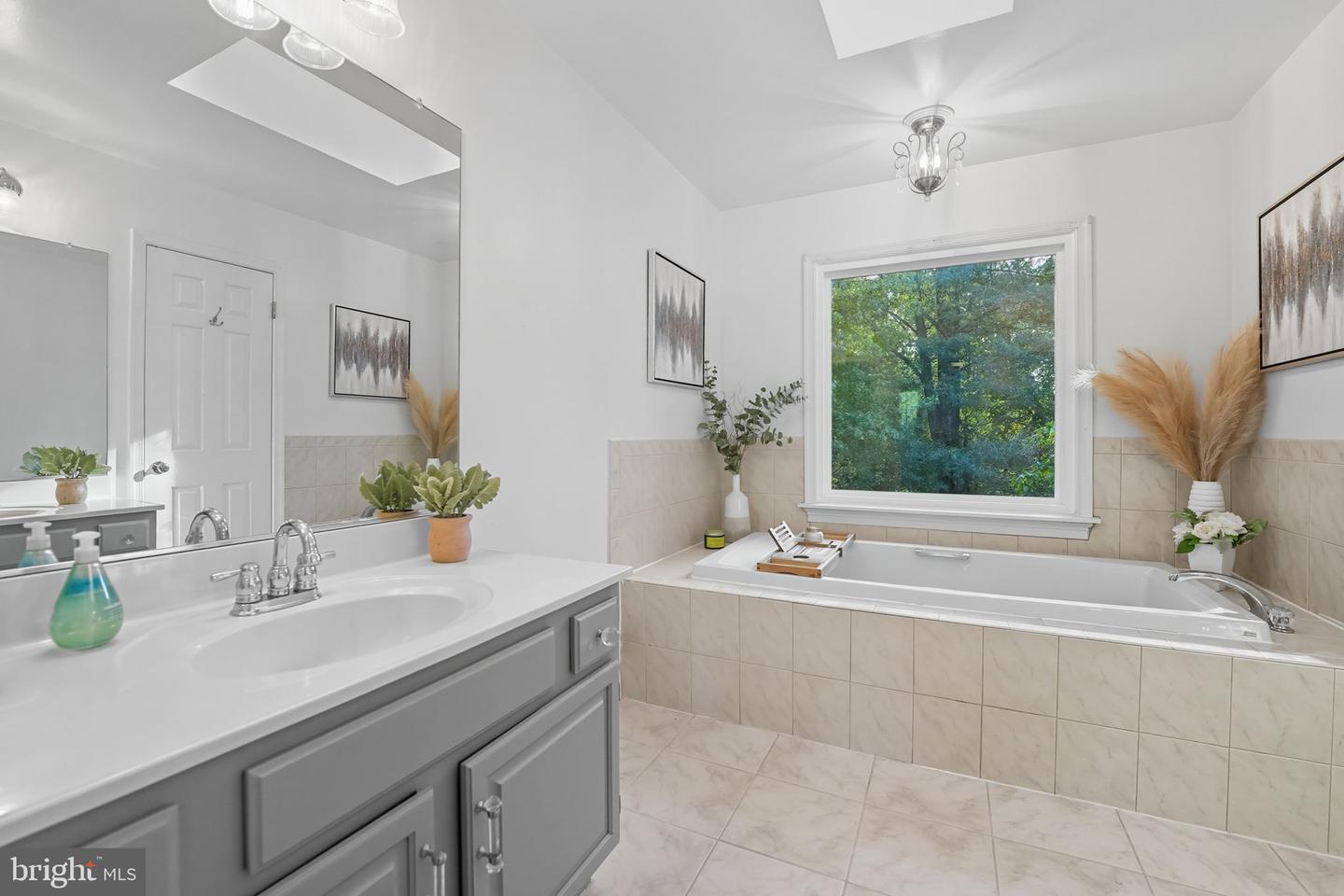 14367 N SLOPE ST, CENTREVILLE, Virginia 20120, 4 Bedrooms Bedrooms, 15 Rooms Rooms,3 BathroomsBathrooms,Residential,For sale,14367 N SLOPE ST,VAFX2283786 MLS # VAFX2283786