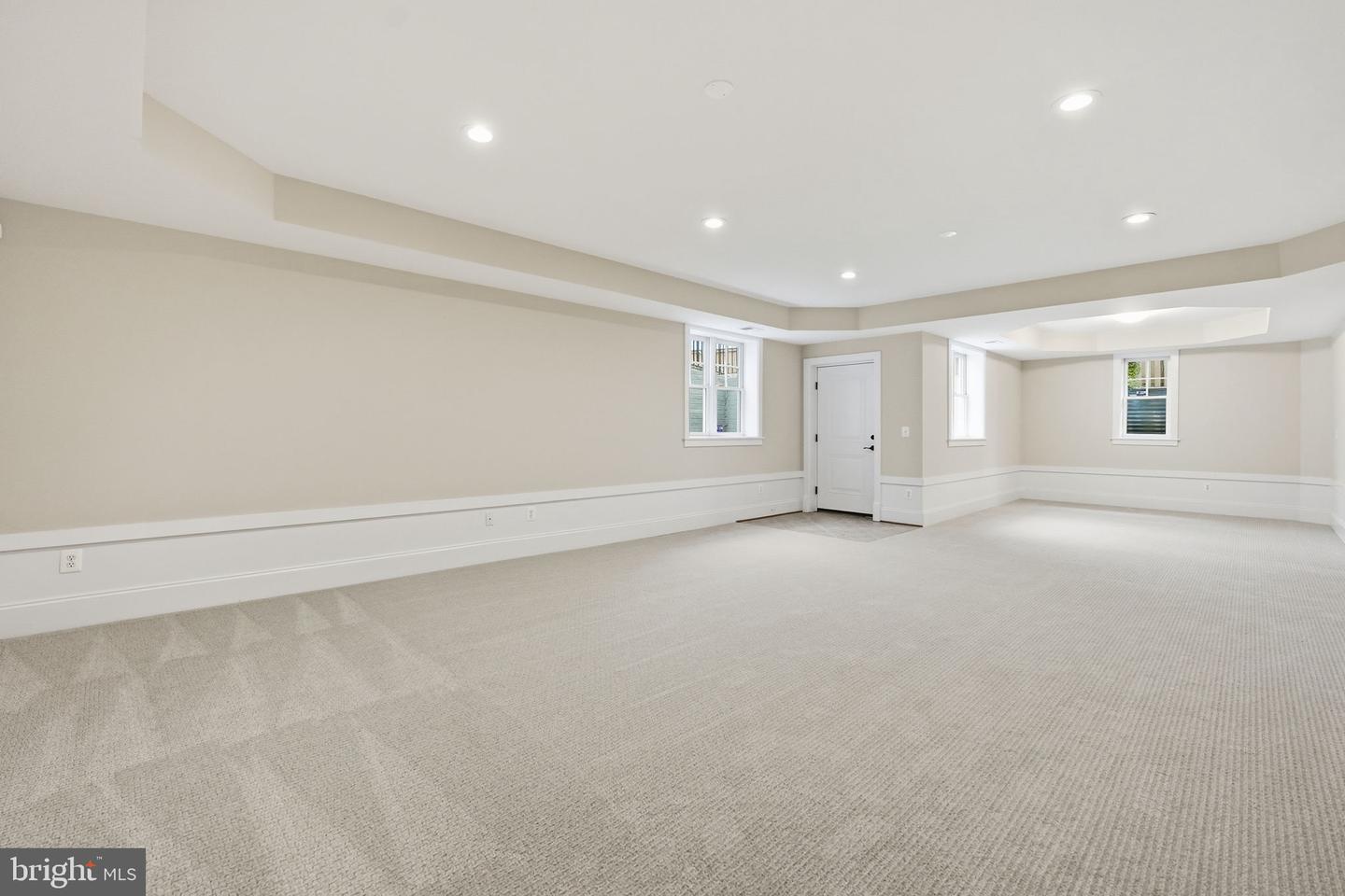 6607 31ST ST N, ARLINGTON, Virginia 22213, 5 Bedrooms Bedrooms, ,4 BathroomsBathrooms,Residential,For sale,6607 31ST ST N,VAAR2067268 MLS # VAAR2067268