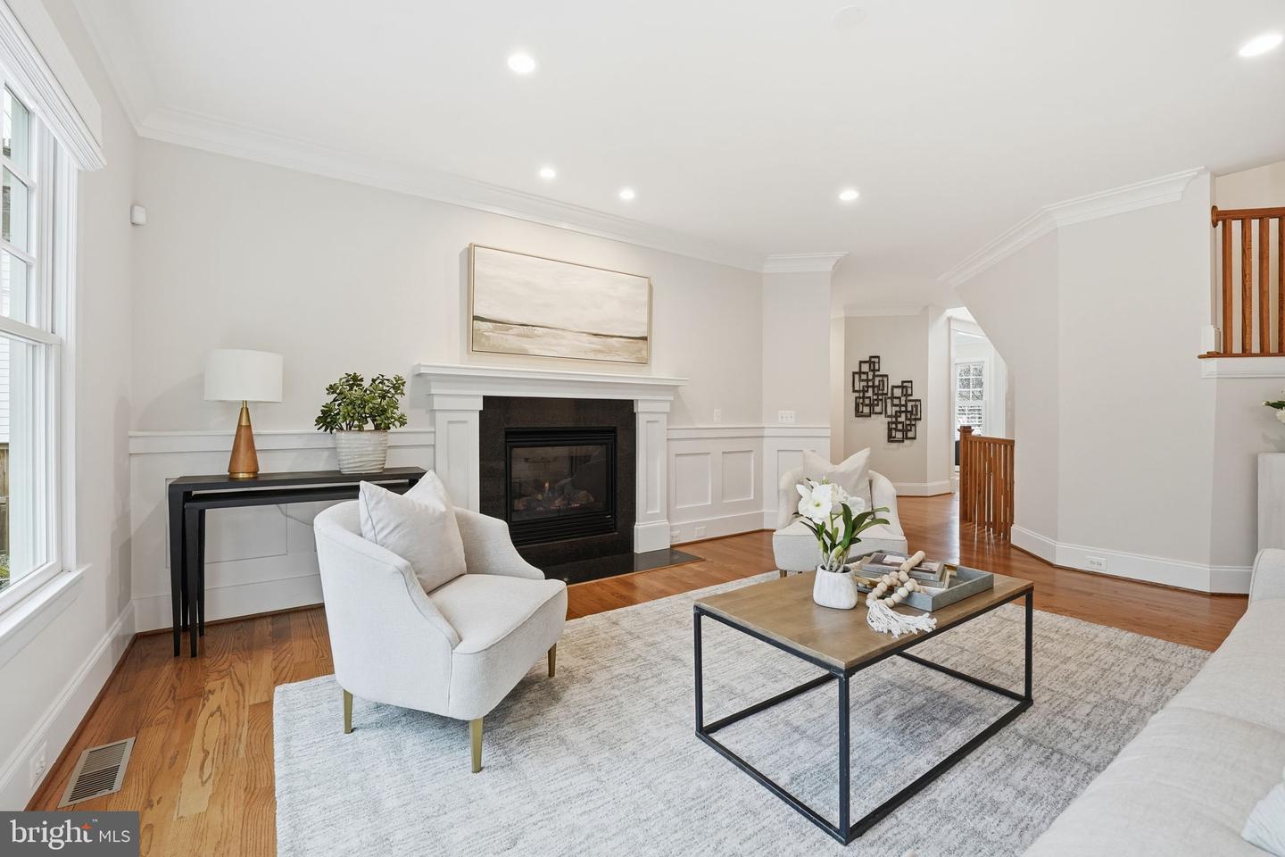 6607 31ST ST N, ARLINGTON, Virginia 22213, 5 Bedrooms Bedrooms, ,4 BathroomsBathrooms,Residential,For sale,6607 31ST ST N,VAAR2067268 MLS # VAAR2067268