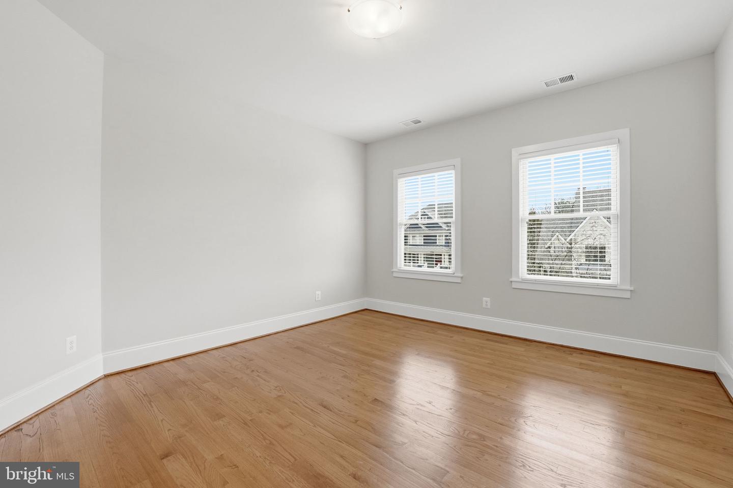 6607 31ST ST N, ARLINGTON, Virginia 22213, 5 Bedrooms Bedrooms, ,4 BathroomsBathrooms,Residential,For sale,6607 31ST ST N,VAAR2067268 MLS # VAAR2067268