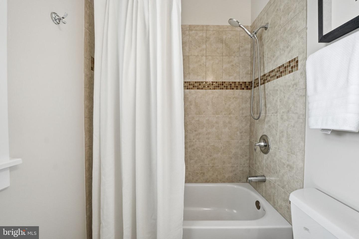 6607 31ST ST N, ARLINGTON, Virginia 22213, 5 Bedrooms Bedrooms, ,4 BathroomsBathrooms,Residential,For sale,6607 31ST ST N,VAAR2067268 MLS # VAAR2067268