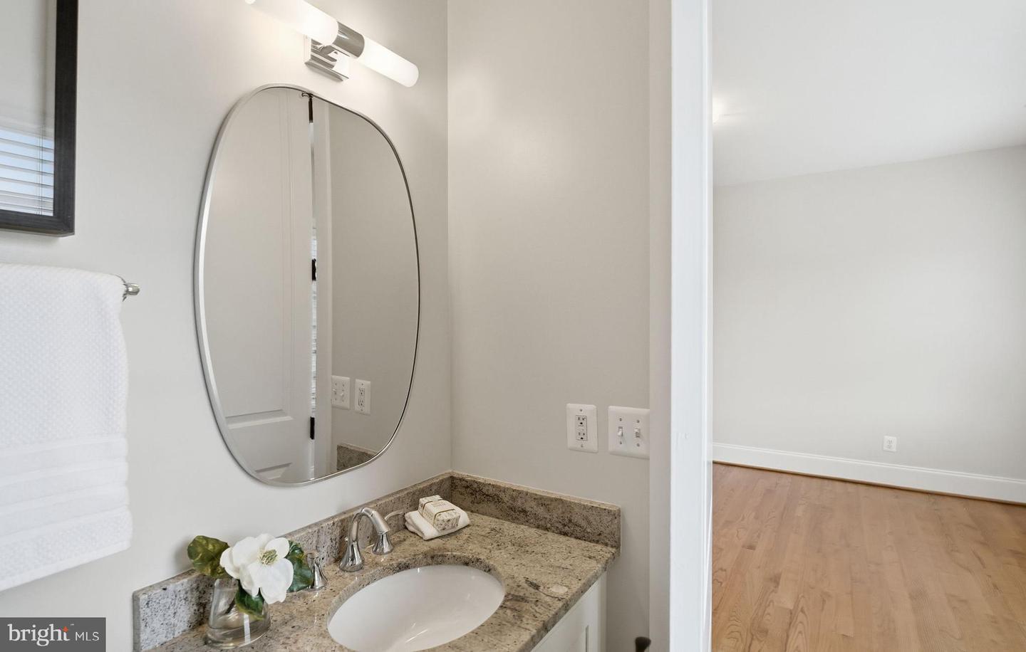 6607 31ST ST N, ARLINGTON, Virginia 22213, 5 Bedrooms Bedrooms, ,4 BathroomsBathrooms,Residential,For sale,6607 31ST ST N,VAAR2067268 MLS # VAAR2067268