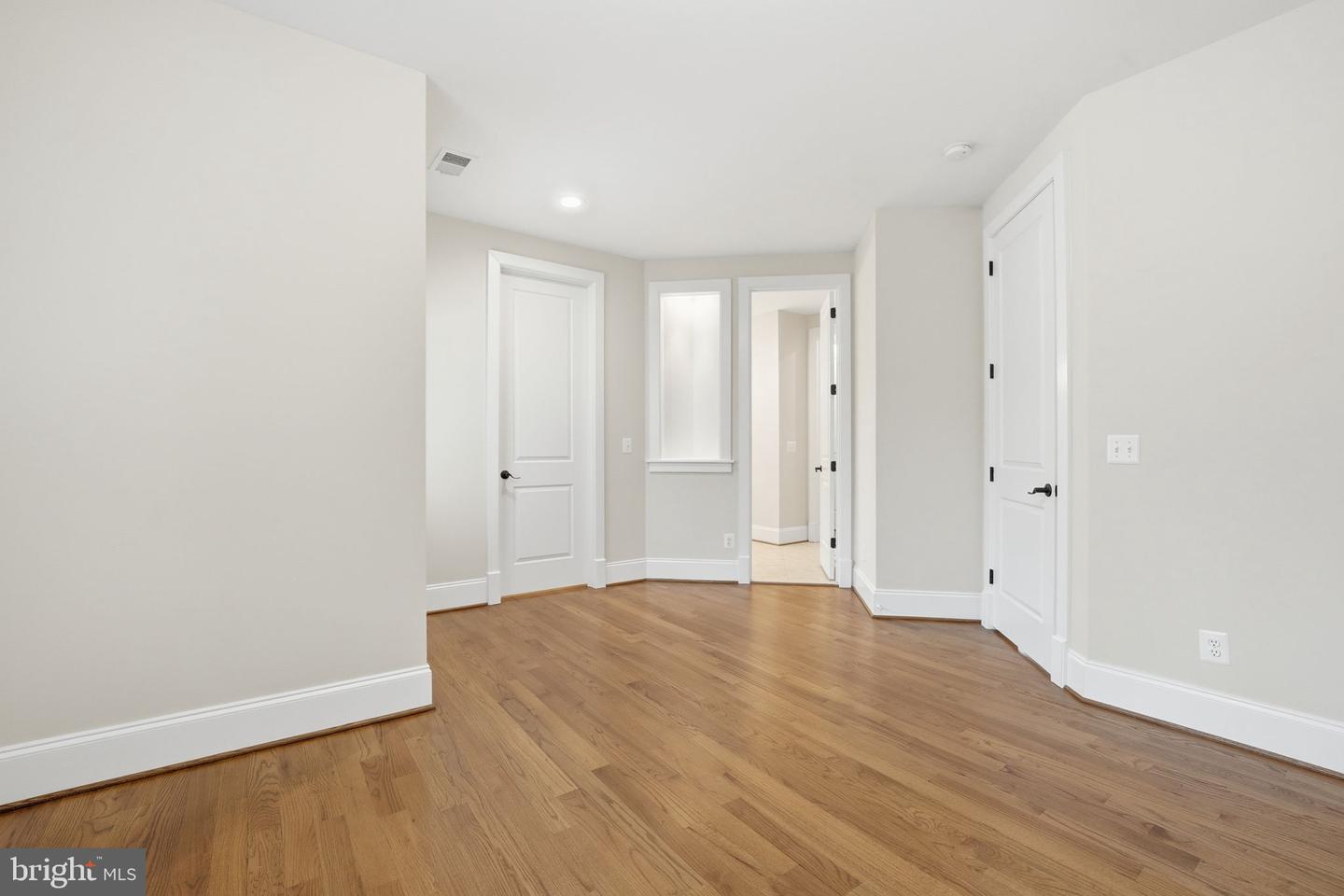 6607 31ST ST N, ARLINGTON, Virginia 22213, 5 Bedrooms Bedrooms, ,4 BathroomsBathrooms,Residential,For sale,6607 31ST ST N,VAAR2067268 MLS # VAAR2067268