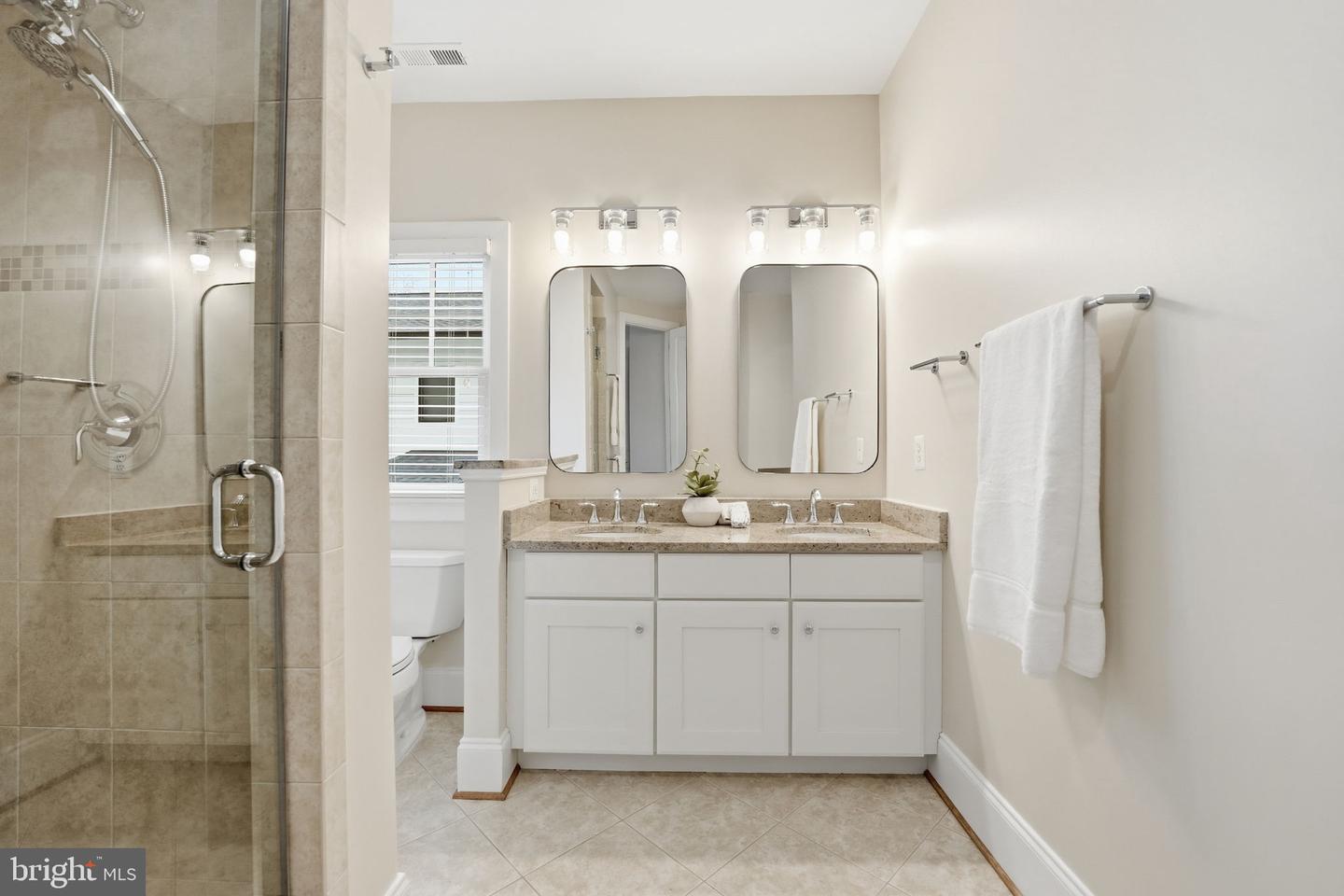 6607 31ST ST N, ARLINGTON, Virginia 22213, 5 Bedrooms Bedrooms, ,4 BathroomsBathrooms,Residential,For sale,6607 31ST ST N,VAAR2067268 MLS # VAAR2067268