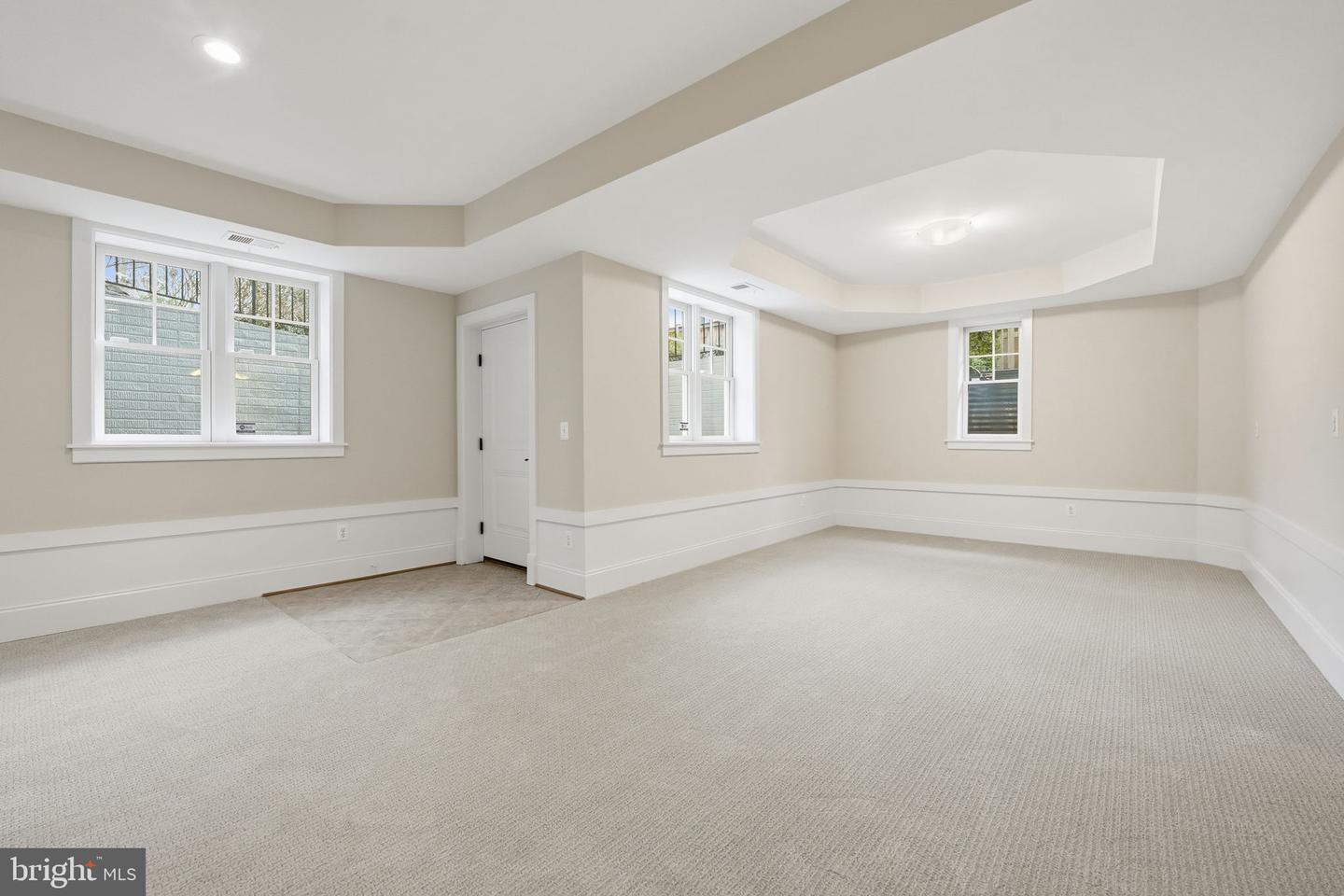 6607 31ST ST N, ARLINGTON, Virginia 22213, 5 Bedrooms Bedrooms, ,4 BathroomsBathrooms,Residential,For sale,6607 31ST ST N,VAAR2067268 MLS # VAAR2067268