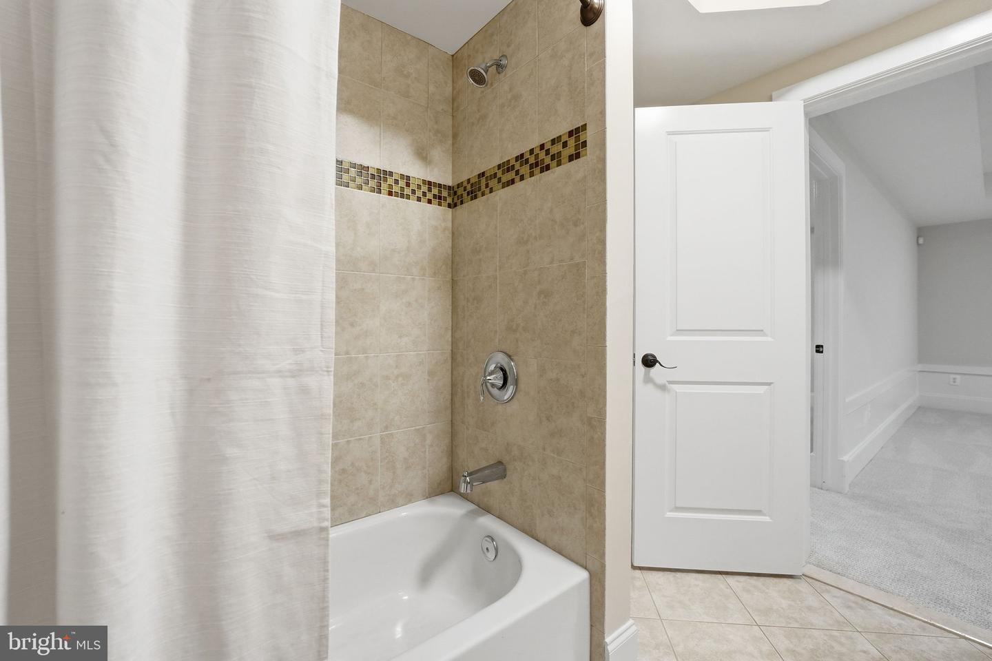 6607 31ST ST N, ARLINGTON, Virginia 22213, 5 Bedrooms Bedrooms, ,4 BathroomsBathrooms,Residential,For sale,6607 31ST ST N,VAAR2067268 MLS # VAAR2067268