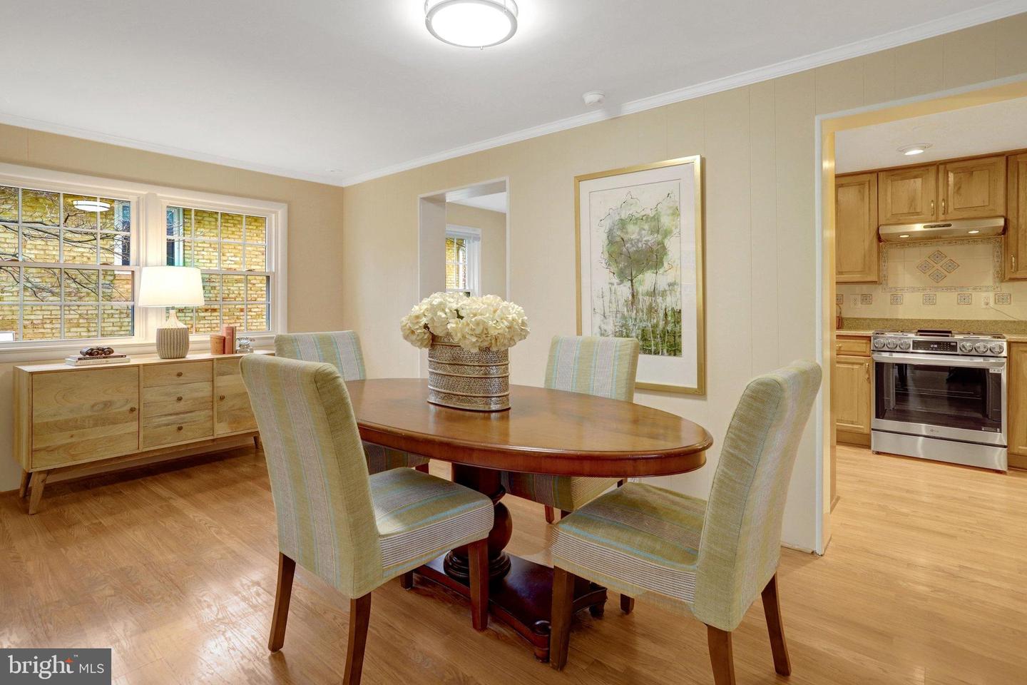 911 N LEXINGTON ST, ARLINGTON, Virginia 22205, 4 Bedrooms Bedrooms, 13 Rooms Rooms,3 BathroomsBathrooms,Residential,For sale,911 N LEXINGTON ST,VAAR2067290 MLS # VAAR2067290