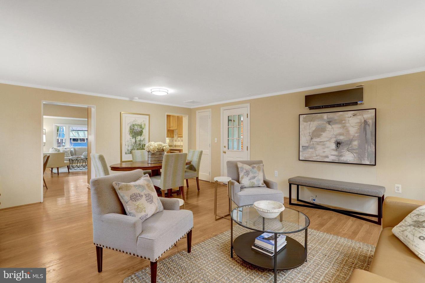 911 N LEXINGTON ST, ARLINGTON, Virginia 22205, 4 Bedrooms Bedrooms, 13 Rooms Rooms,3 BathroomsBathrooms,Residential,For sale,911 N LEXINGTON ST,VAAR2067290 MLS # VAAR2067290