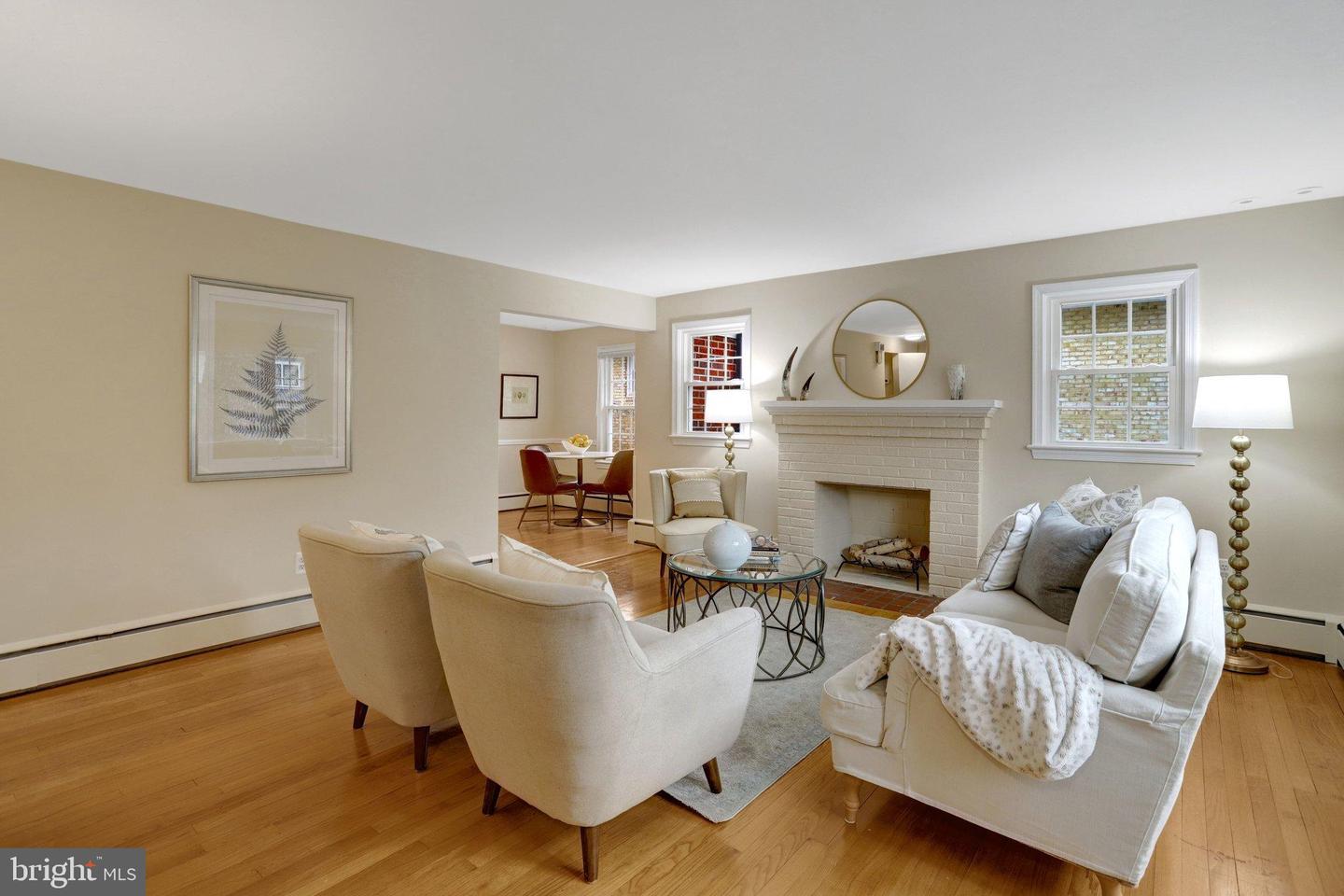 911 N LEXINGTON ST, ARLINGTON, Virginia 22205, 4 Bedrooms Bedrooms, 13 Rooms Rooms,3 BathroomsBathrooms,Residential,For sale,911 N LEXINGTON ST,VAAR2067290 MLS # VAAR2067290