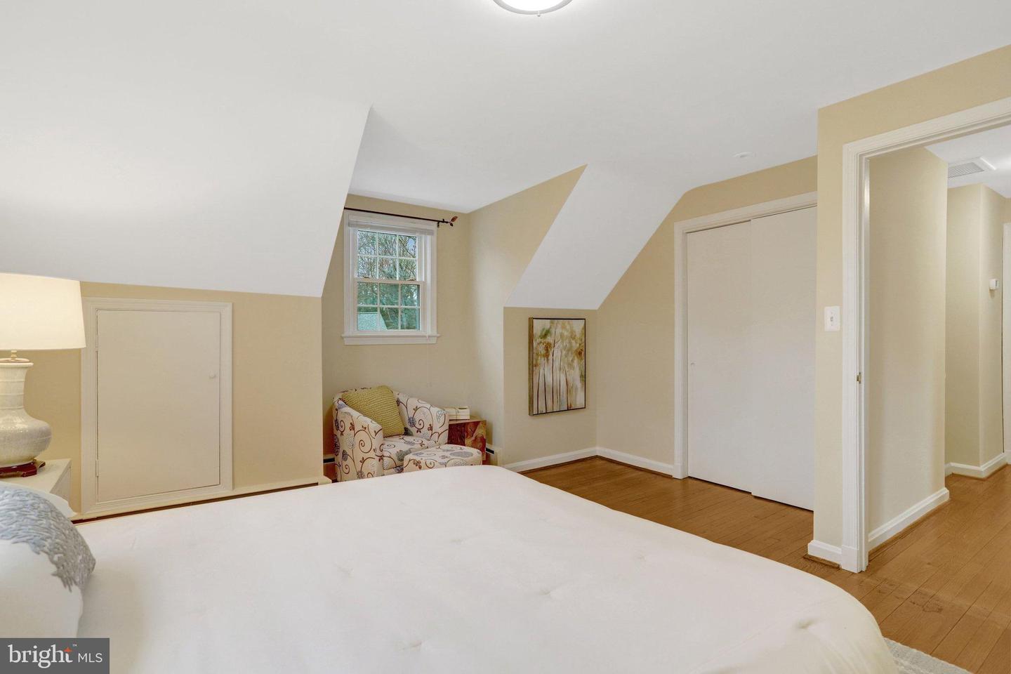 911 N LEXINGTON ST, ARLINGTON, Virginia 22205, 4 Bedrooms Bedrooms, 13 Rooms Rooms,3 BathroomsBathrooms,Residential,For sale,911 N LEXINGTON ST,VAAR2067290 MLS # VAAR2067290