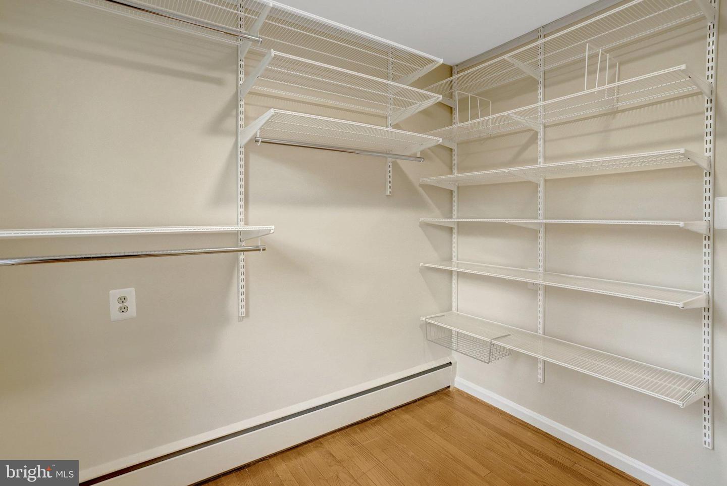 911 N LEXINGTON ST, ARLINGTON, Virginia 22205, 4 Bedrooms Bedrooms, 13 Rooms Rooms,3 BathroomsBathrooms,Residential,For sale,911 N LEXINGTON ST,VAAR2067290 MLS # VAAR2067290