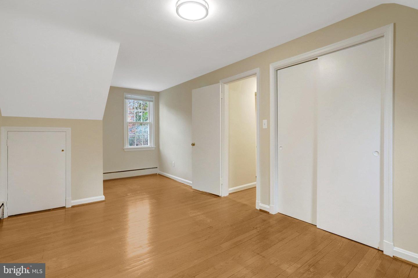 911 N LEXINGTON ST, ARLINGTON, Virginia 22205, 4 Bedrooms Bedrooms, 13 Rooms Rooms,3 BathroomsBathrooms,Residential,For sale,911 N LEXINGTON ST,VAAR2067290 MLS # VAAR2067290