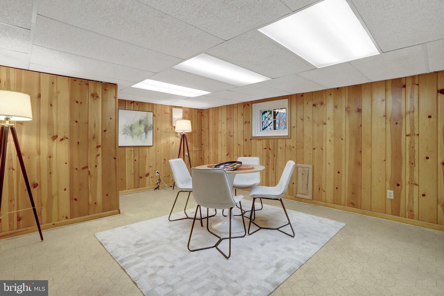 911 N LEXINGTON ST, ARLINGTON, Virginia 22205, 4 Bedrooms Bedrooms, 13 Rooms Rooms,3 BathroomsBathrooms,Residential,For sale,911 N LEXINGTON ST,VAAR2067290 MLS # VAAR2067290