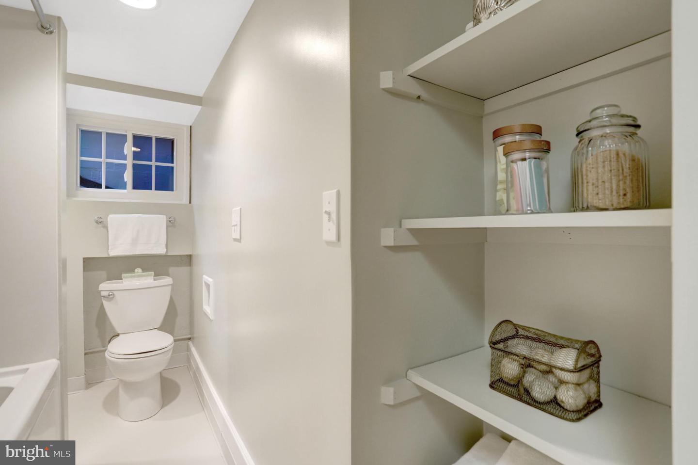 911 N LEXINGTON ST, ARLINGTON, Virginia 22205, 4 Bedrooms Bedrooms, 13 Rooms Rooms,3 BathroomsBathrooms,Residential,For sale,911 N LEXINGTON ST,VAAR2067290 MLS # VAAR2067290