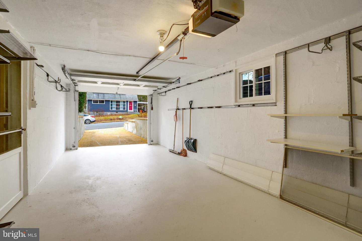 911 N LEXINGTON ST, ARLINGTON, Virginia 22205, 4 Bedrooms Bedrooms, 13 Rooms Rooms,3 BathroomsBathrooms,Residential,For sale,911 N LEXINGTON ST,VAAR2067290 MLS # VAAR2067290