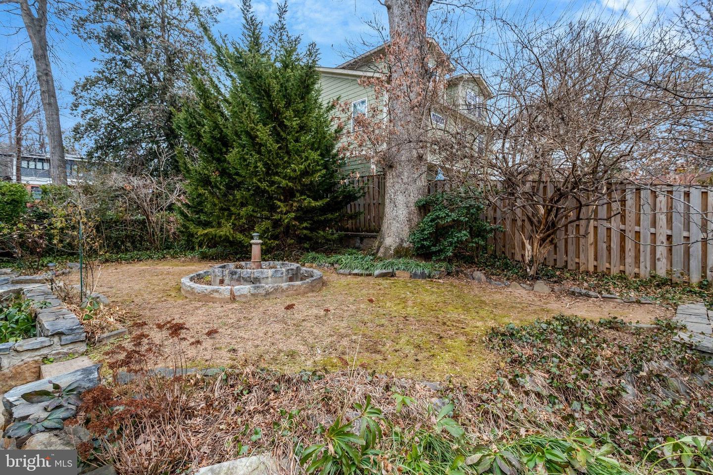 911 N LEXINGTON ST, ARLINGTON, Virginia 22205, 4 Bedrooms Bedrooms, 13 Rooms Rooms,3 BathroomsBathrooms,Residential,For sale,911 N LEXINGTON ST,VAAR2067290 MLS # VAAR2067290