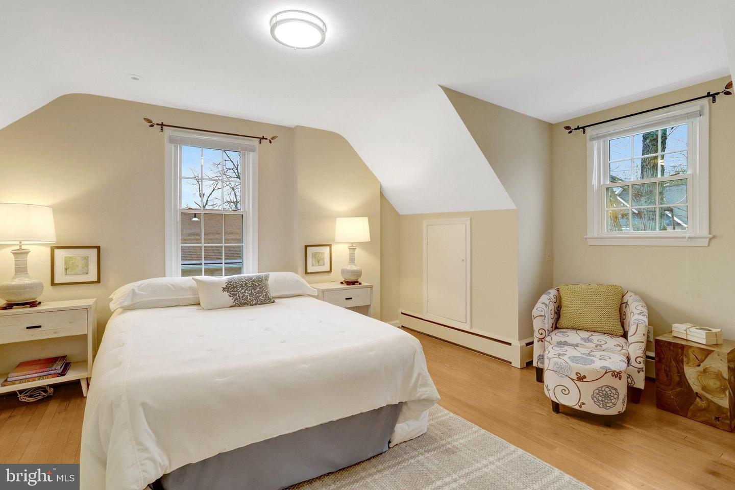 911 N LEXINGTON ST, ARLINGTON, Virginia 22205, 4 Bedrooms Bedrooms, 13 Rooms Rooms,3 BathroomsBathrooms,Residential,For sale,911 N LEXINGTON ST,VAAR2067290 MLS # VAAR2067290