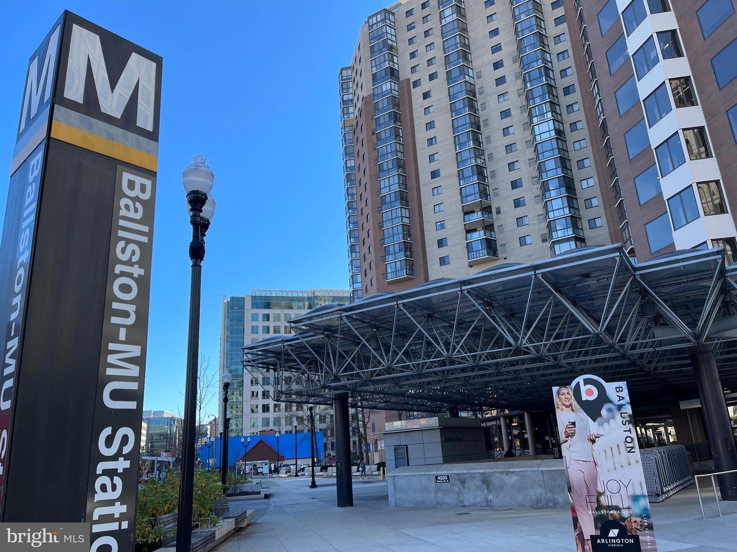 911 N LEXINGTON ST, ARLINGTON, Virginia 22205, 4 Bedrooms Bedrooms, 13 Rooms Rooms,3 BathroomsBathrooms,Residential,For sale,911 N LEXINGTON ST,VAAR2067290 MLS # VAAR2067290