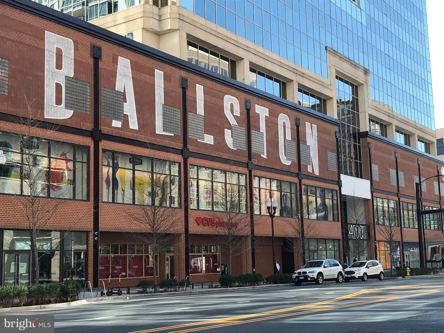 911 N LEXINGTON ST, ARLINGTON, Virginia 22205, 4 Bedrooms Bedrooms, 13 Rooms Rooms,3 BathroomsBathrooms,Residential,For sale,911 N LEXINGTON ST,VAAR2067290 MLS # VAAR2067290