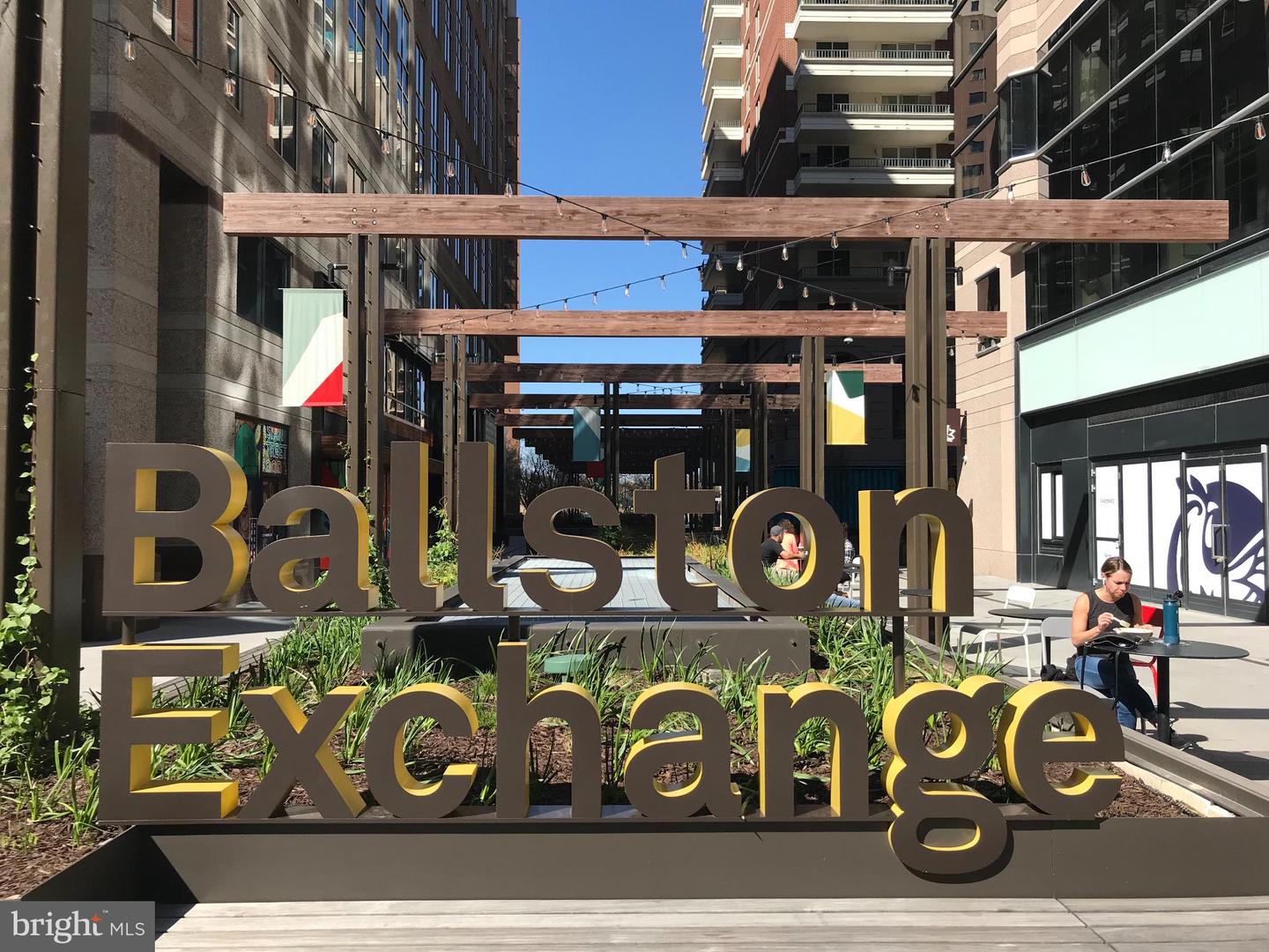 911 N LEXINGTON ST, ARLINGTON, Virginia 22205, 4 Bedrooms Bedrooms, 13 Rooms Rooms,3 BathroomsBathrooms,Residential,For sale,911 N LEXINGTON ST,VAAR2067290 MLS # VAAR2067290