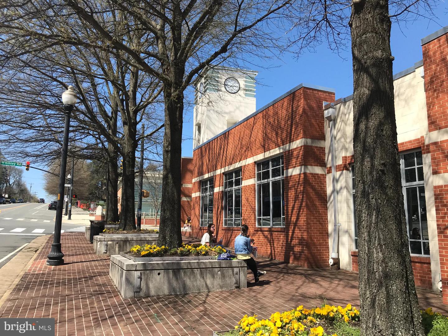 911 N LEXINGTON ST, ARLINGTON, Virginia 22205, 4 Bedrooms Bedrooms, 13 Rooms Rooms,3 BathroomsBathrooms,Residential,For sale,911 N LEXINGTON ST,VAAR2067290 MLS # VAAR2067290