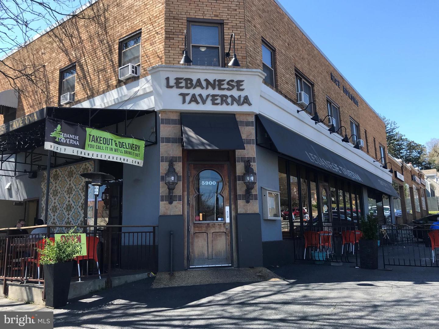 911 N LEXINGTON ST, ARLINGTON, Virginia 22205, 4 Bedrooms Bedrooms, 13 Rooms Rooms,3 BathroomsBathrooms,Residential,For sale,911 N LEXINGTON ST,VAAR2067290 MLS # VAAR2067290