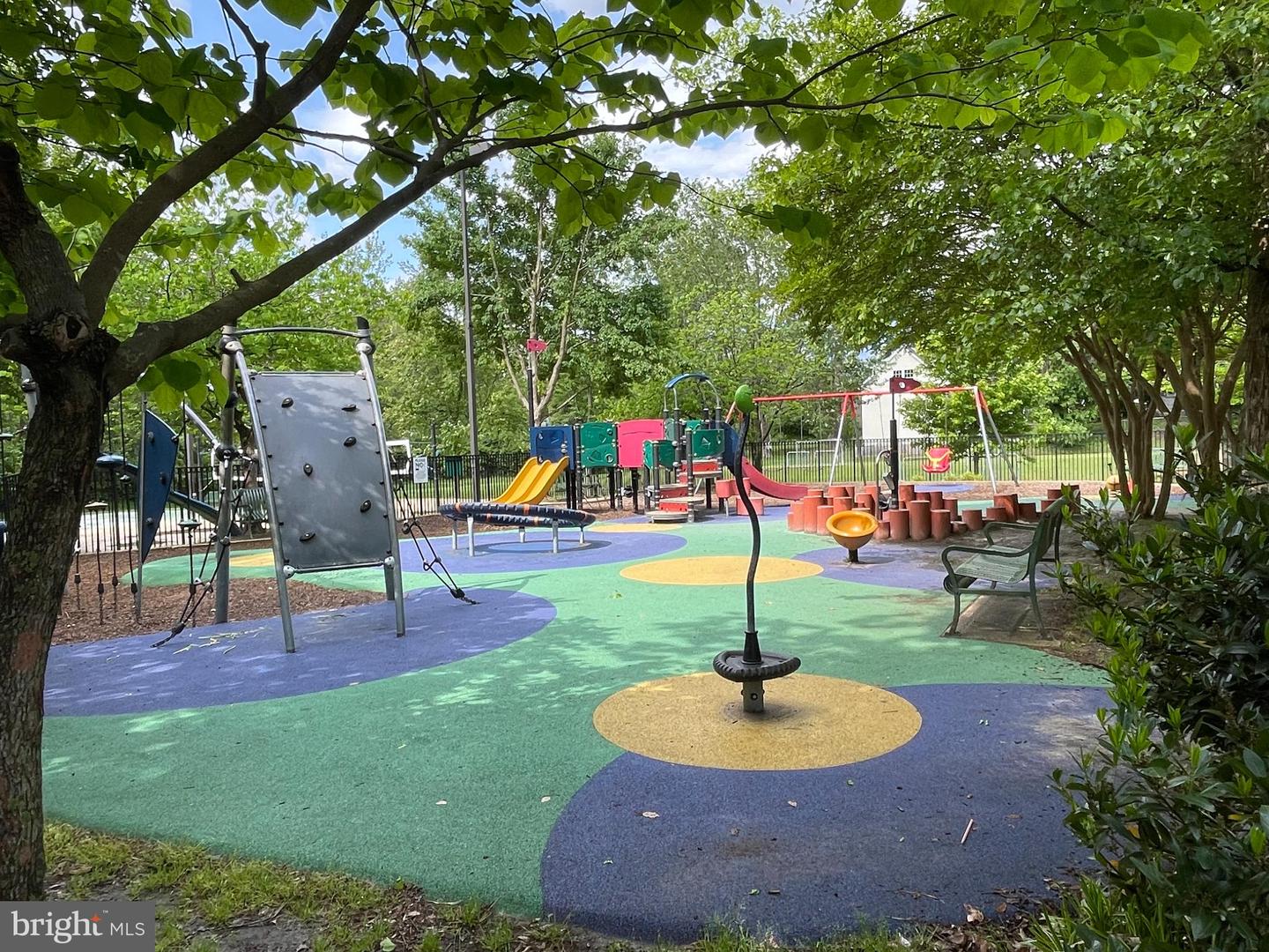 911 N LEXINGTON ST, ARLINGTON, Virginia 22205, 4 Bedrooms Bedrooms, 13 Rooms Rooms,3 BathroomsBathrooms,Residential,For sale,911 N LEXINGTON ST,VAAR2067290 MLS # VAAR2067290