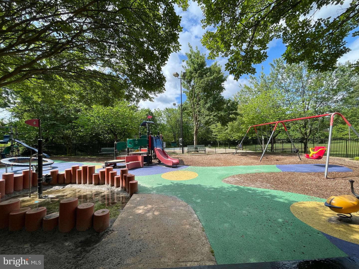 911 N LEXINGTON ST, ARLINGTON, Virginia 22205, 4 Bedrooms Bedrooms, 13 Rooms Rooms,3 BathroomsBathrooms,Residential,For sale,911 N LEXINGTON ST,VAAR2067290 MLS # VAAR2067290