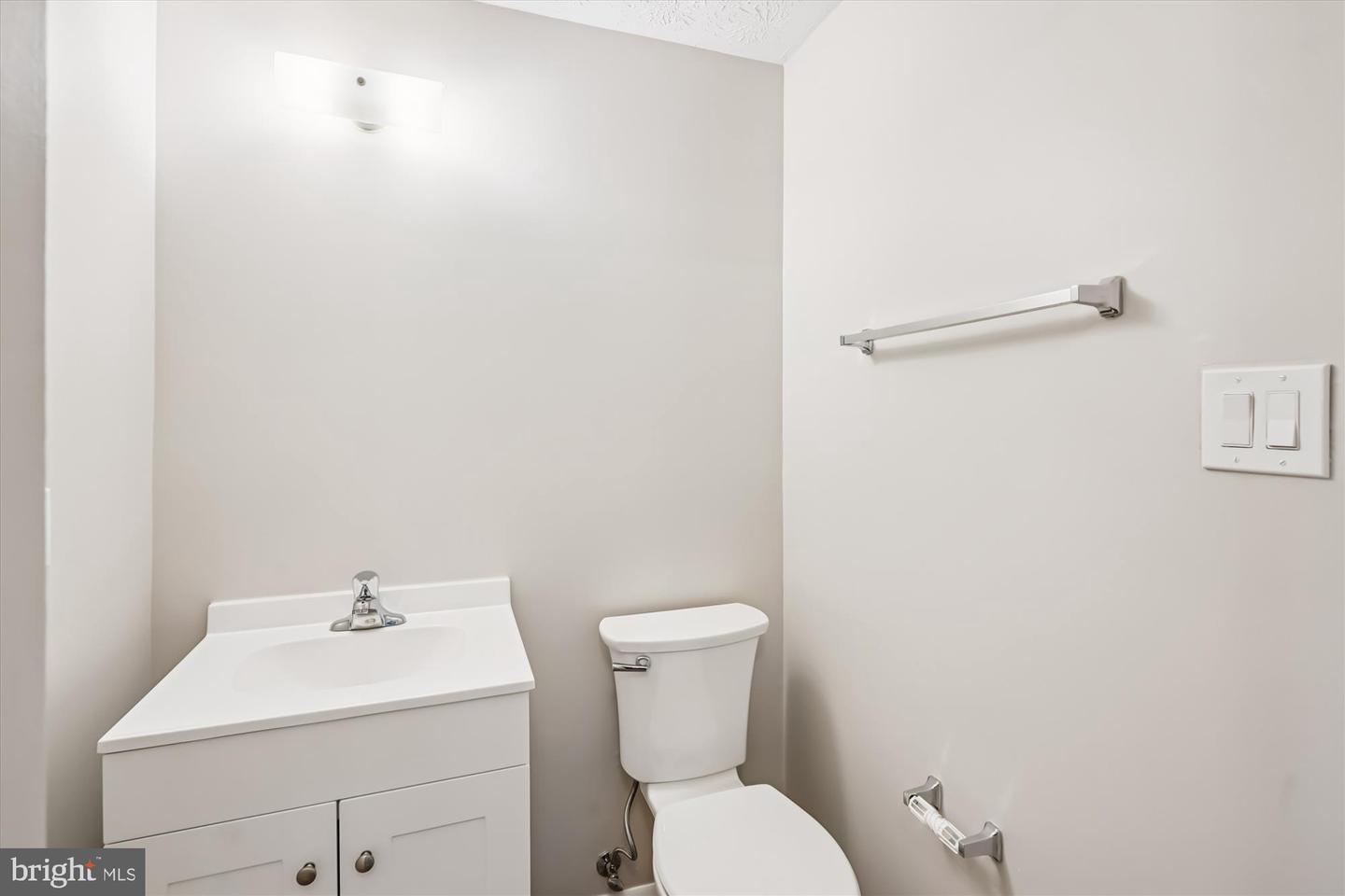 135 APPLEGATE DR, STERLING, Virginia 20164, 4 Bedrooms Bedrooms, ,2 BathroomsBathrooms,Residential,For sale,135 APPLEGATE DR,VALO2113300 MLS # VALO2113300