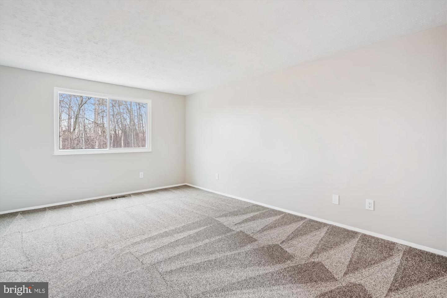 135 APPLEGATE DR, STERLING, Virginia 20164, 4 Bedrooms Bedrooms, ,2 BathroomsBathrooms,Residential,For sale,135 APPLEGATE DR,VALO2113300 MLS # VALO2113300