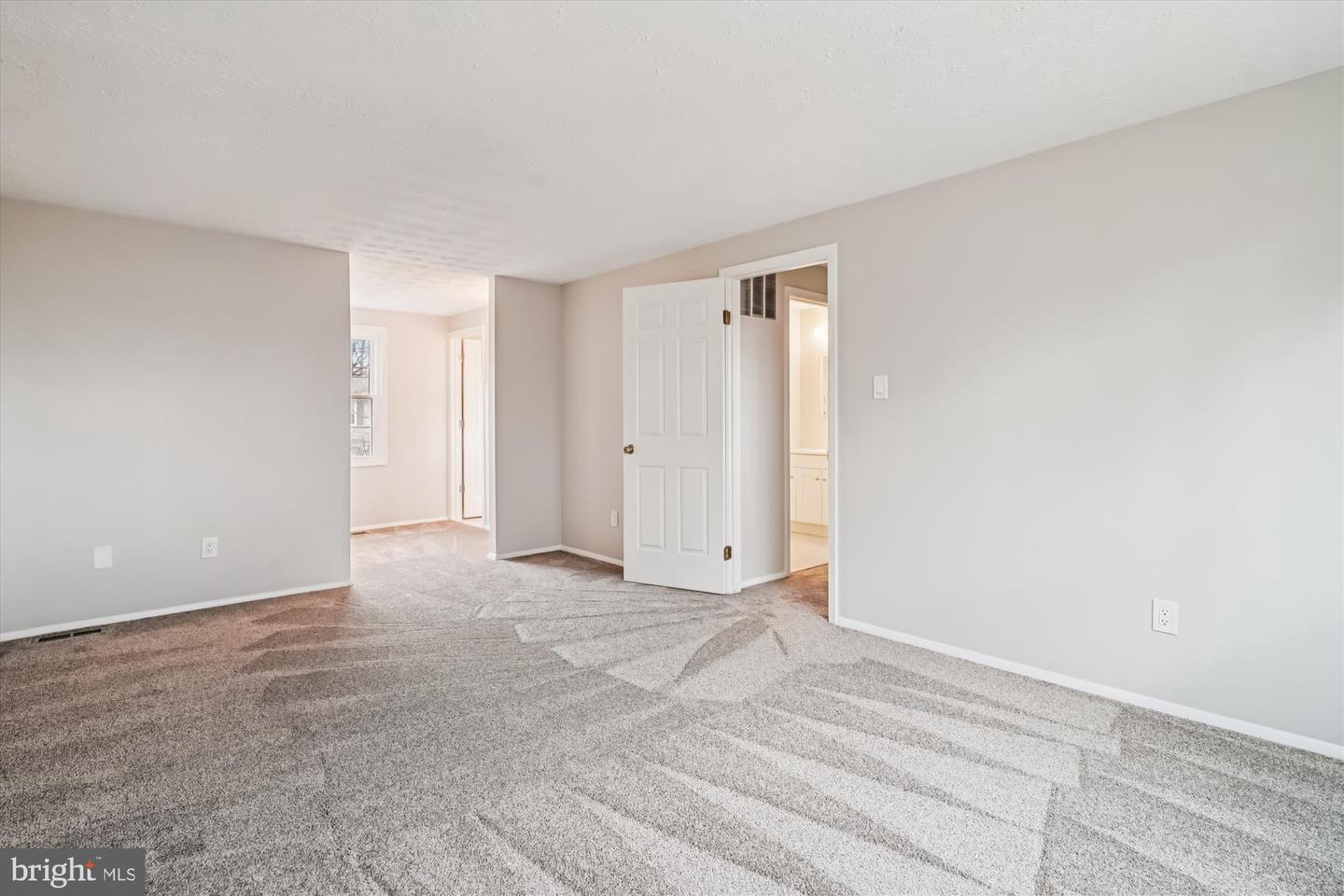 135 APPLEGATE DR, STERLING, Virginia 20164, 4 Bedrooms Bedrooms, ,2 BathroomsBathrooms,Residential,For sale,135 APPLEGATE DR,VALO2113300 MLS # VALO2113300