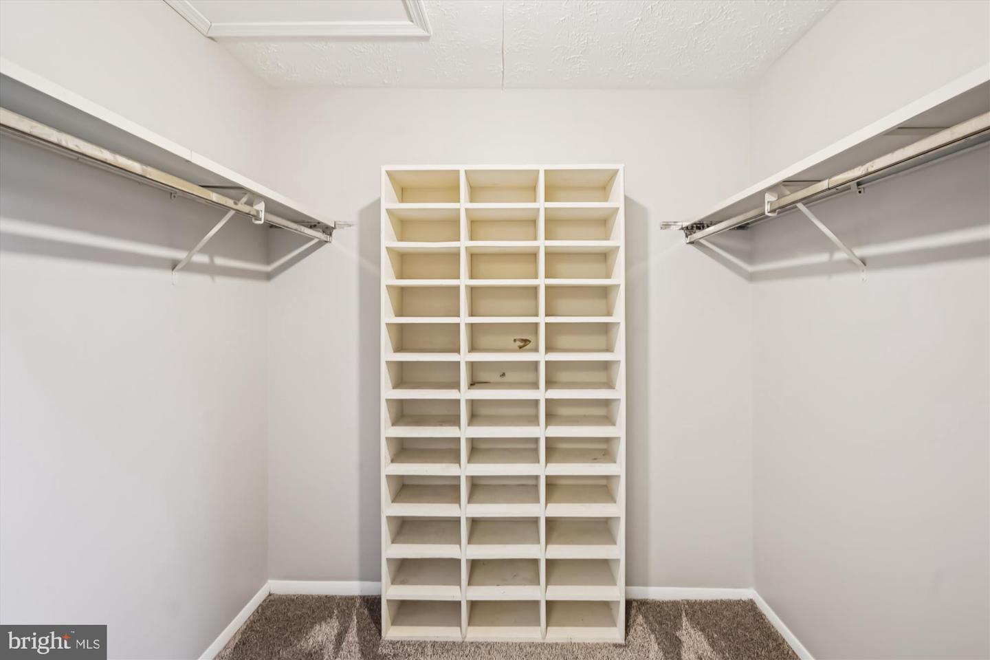 135 APPLEGATE DR, STERLING, Virginia 20164, 4 Bedrooms Bedrooms, ,2 BathroomsBathrooms,Residential,For sale,135 APPLEGATE DR,VALO2113300 MLS # VALO2113300