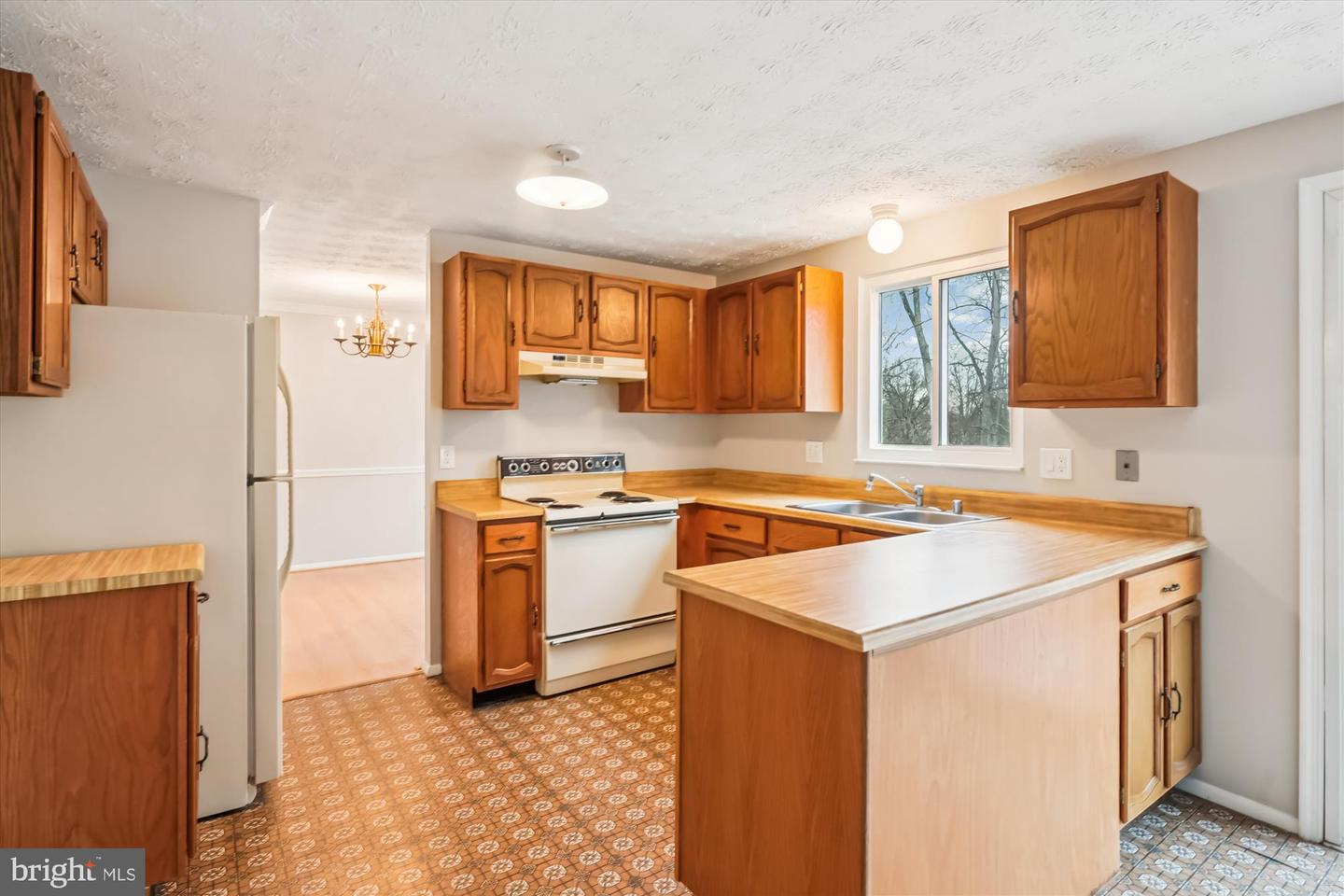 135 APPLEGATE DR, STERLING, Virginia 20164, 4 Bedrooms Bedrooms, ,2 BathroomsBathrooms,Residential,For sale,135 APPLEGATE DR,VALO2113300 MLS # VALO2113300