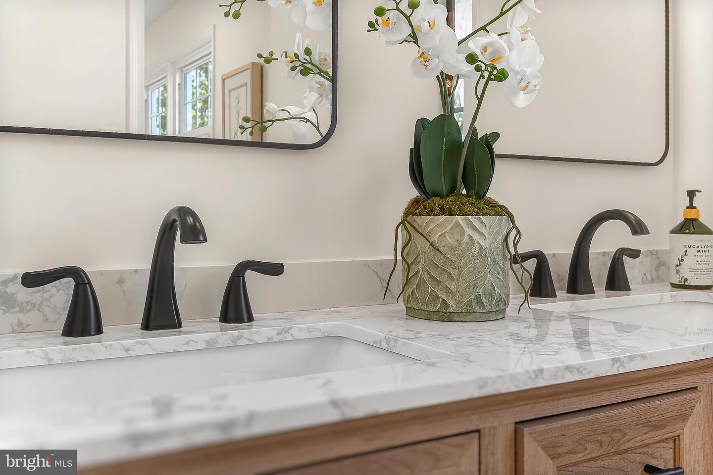 8011 LYNNFIELD DR, ALEXANDRIA, Virginia 22306, 5 Bedrooms Bedrooms, ,3 BathroomsBathrooms,Residential,For sale,8011 LYNNFIELD DR,VAFX2284078 MLS # VAFX2284078