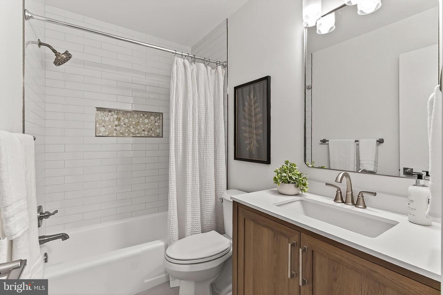 8011 LYNNFIELD DR, ALEXANDRIA, Virginia 22306, 5 Bedrooms Bedrooms, ,3 BathroomsBathrooms,Residential,For sale,8011 LYNNFIELD DR,VAFX2284078 MLS # VAFX2284078