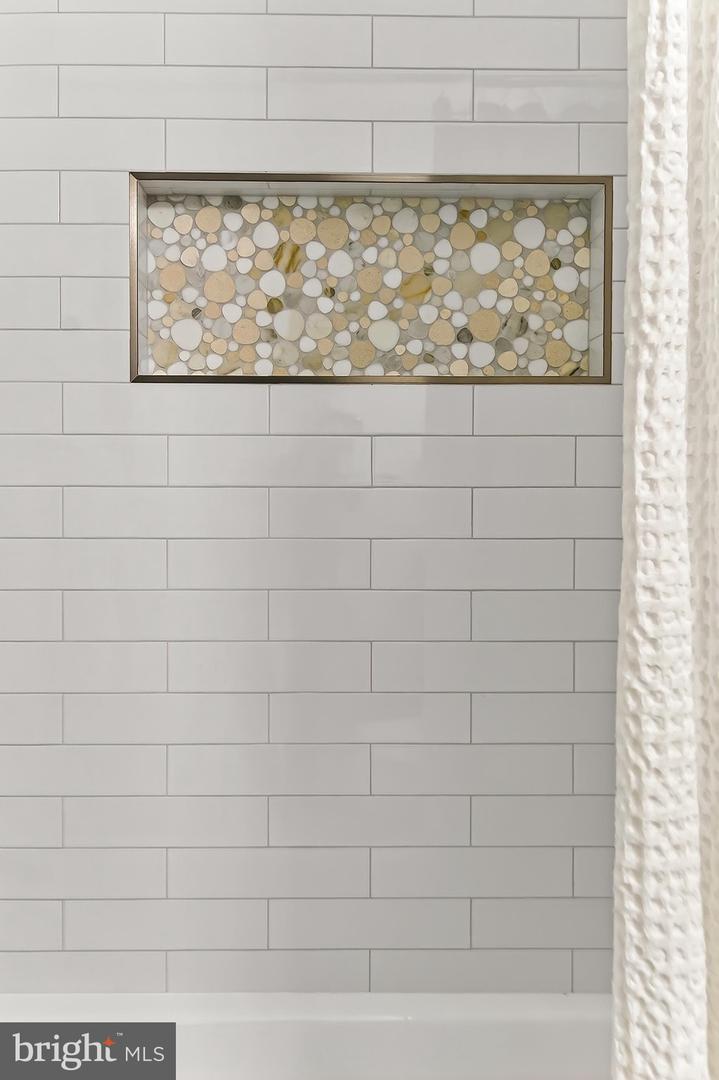 8011 LYNNFIELD DR, ALEXANDRIA, Virginia 22306, 5 Bedrooms Bedrooms, ,3 BathroomsBathrooms,Residential,For sale,8011 LYNNFIELD DR,VAFX2284078 MLS # VAFX2284078