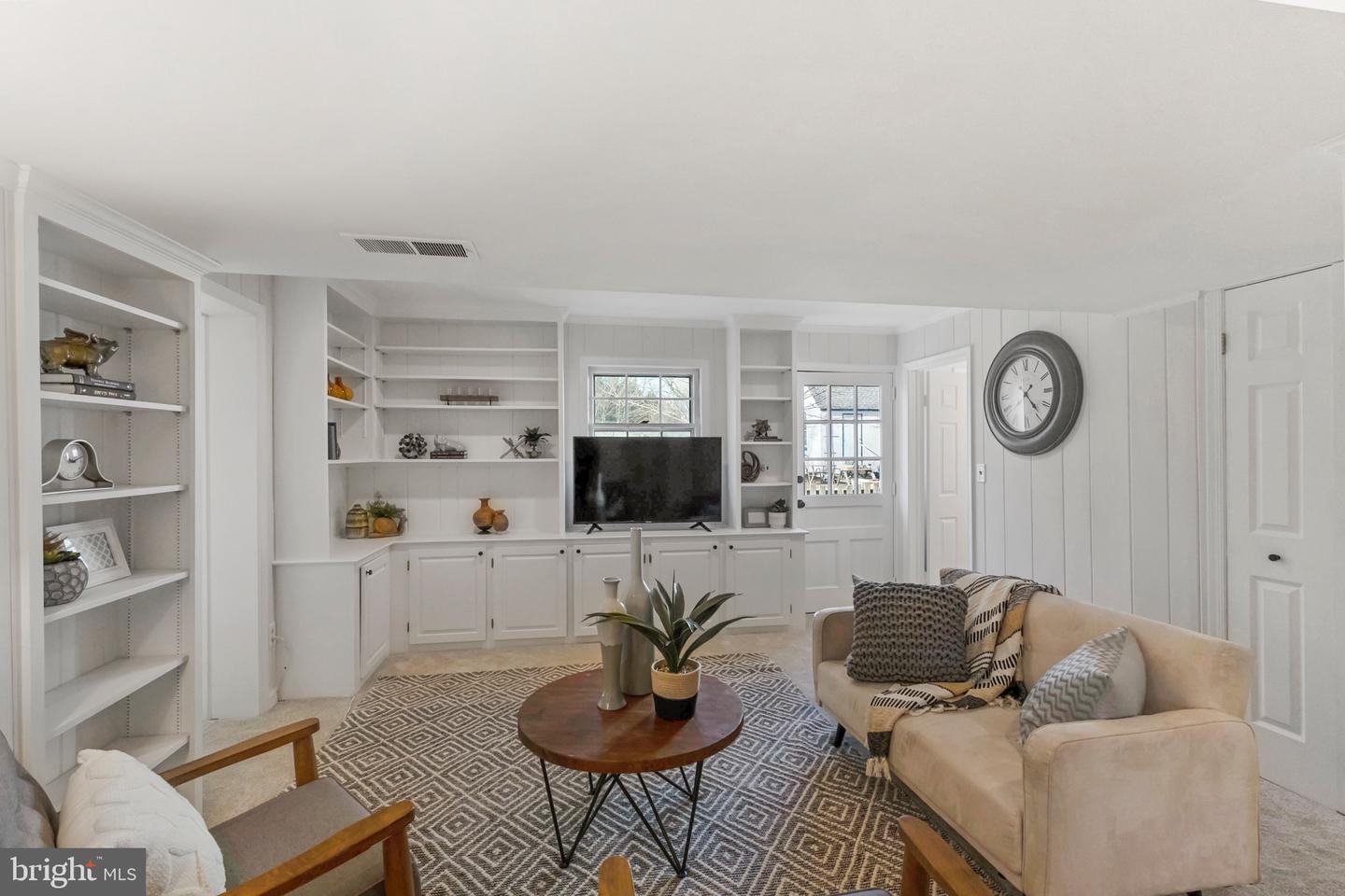 2116 N OHIO ST, ARLINGTON, Virginia 22205, 5 Bedrooms Bedrooms, ,2 BathroomsBathrooms,Residential,For sale,2116 N OHIO ST,VAAR2067334 MLS # VAAR2067334