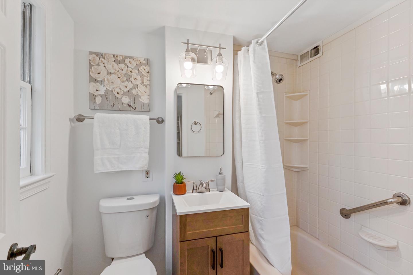 2116 N OHIO ST, ARLINGTON, Virginia 22205, 5 Bedrooms Bedrooms, ,2 BathroomsBathrooms,Residential,For sale,2116 N OHIO ST,VAAR2067334 MLS # VAAR2067334