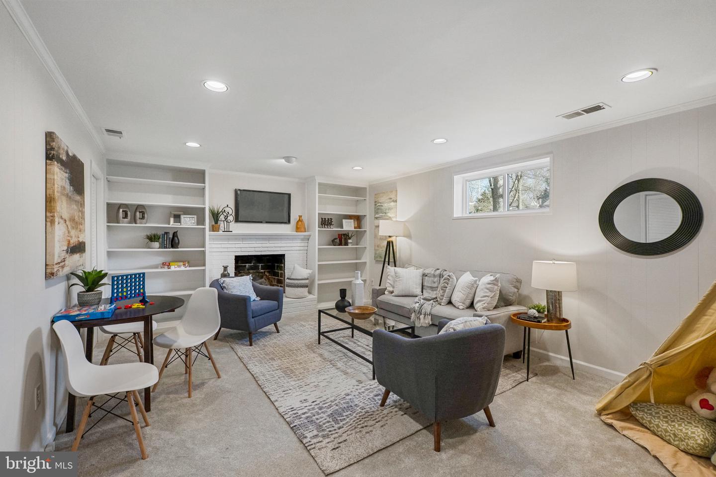 2116 N OHIO ST, ARLINGTON, Virginia 22205, 5 Bedrooms Bedrooms, ,2 BathroomsBathrooms,Residential,For sale,2116 N OHIO ST,VAAR2067334 MLS # VAAR2067334