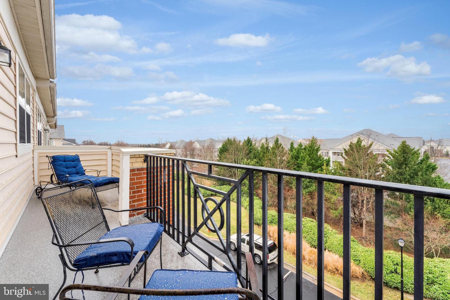 22720 FERNCREST TER, BRAMBLETON, Virginia 20148, 3 Bedrooms Bedrooms, 11 Rooms Rooms,2 BathroomsBathrooms,Residential,For sale,22720 FERNCREST TER,VALO2113360 MLS # VALO2113360