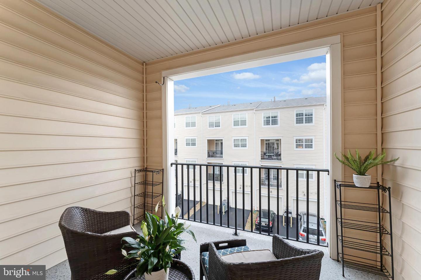 22720 FERNCREST TER, BRAMBLETON, Virginia 20148, 3 Bedrooms Bedrooms, 11 Rooms Rooms,2 BathroomsBathrooms,Residential,For sale,22720 FERNCREST TER,VALO2113360 MLS # VALO2113360