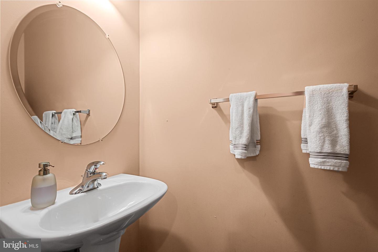 2546 TERRA COTTA CIR, HERNDON, Virginia 20171, 4 Bedrooms Bedrooms, ,3 BathroomsBathrooms,Residential,For sale,2546 TERRA COTTA CIR,VAFX2284198 MLS # VAFX2284198