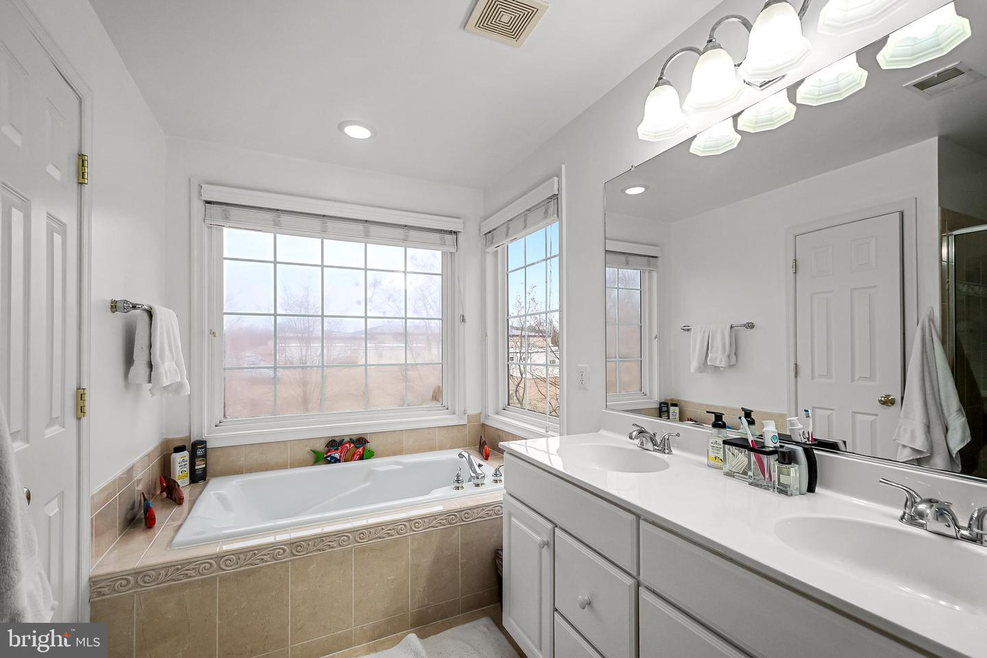 2546 TERRA COTTA CIR, HERNDON, Virginia 20171, 4 Bedrooms Bedrooms, ,3 BathroomsBathrooms,Residential,For sale,2546 TERRA COTTA CIR,VAFX2284198 MLS # VAFX2284198