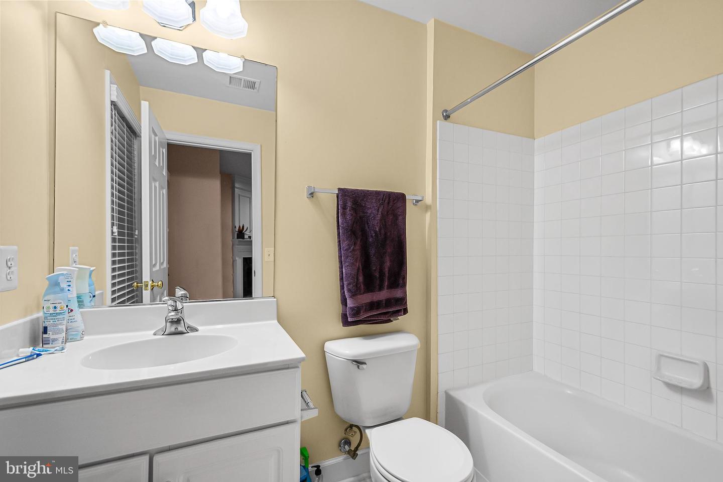 2546 TERRA COTTA CIR, HERNDON, Virginia 20171, 4 Bedrooms Bedrooms, ,3 BathroomsBathrooms,Residential,For sale,2546 TERRA COTTA CIR,VAFX2284198 MLS # VAFX2284198